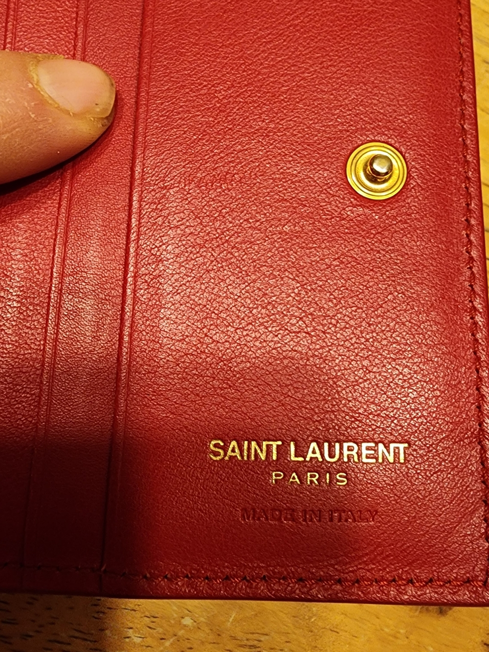 red calfskin Saint Laurent Classic Y compact wallet With a gold-toned Y logo - Picture 11 of 16